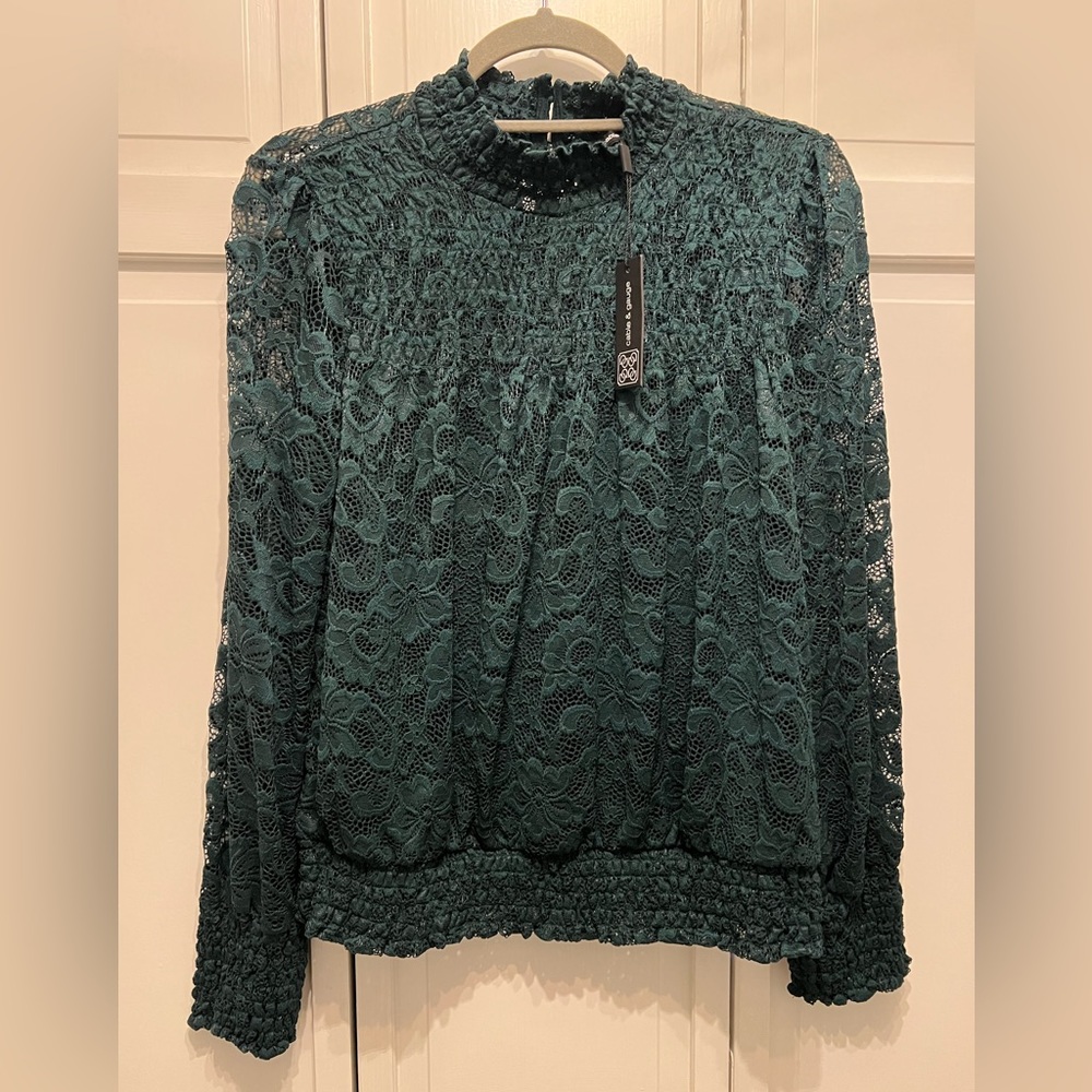 NWT Lace Cable & Gauge Medium Elastic Waist Blouse Green